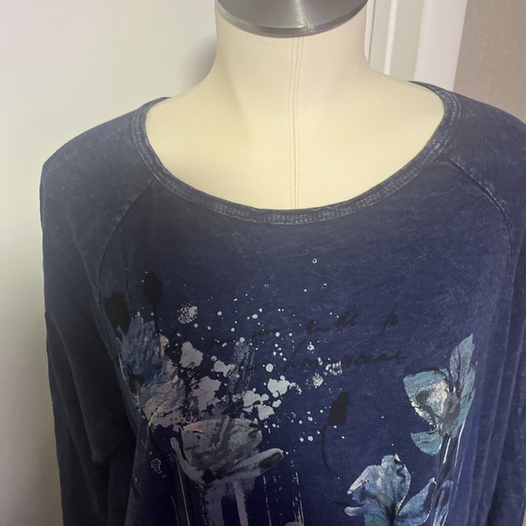 Women’s Blue Floral Blouse By Jess And Jane Asymmetrical Dolman Sleeve - Picture 13 of 14